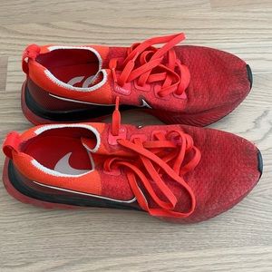 Nike flyknit react size 9